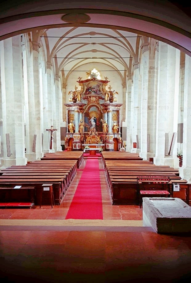 Bazilika Minor - belső